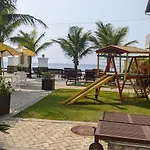 Golfinhos Aparthotel A Beira-Mar!!