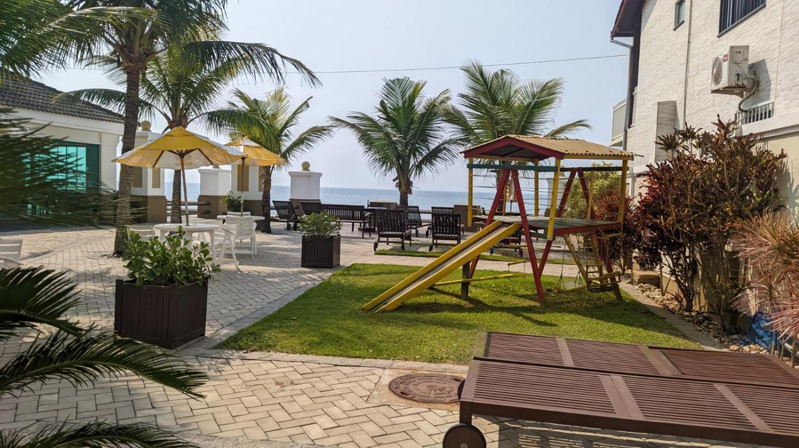 Aparthotel Golfinhos A Beira-mar!!